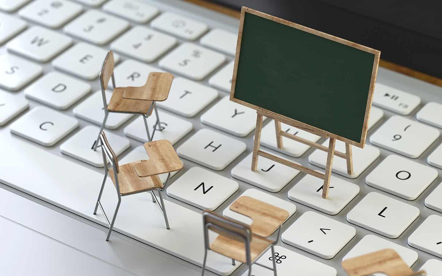 چگونه مشارکت کارکنان را در آموزش آنلاین افزایش دهیم؟